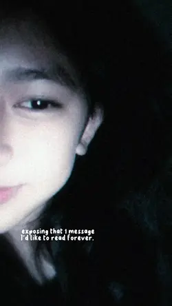 >_<