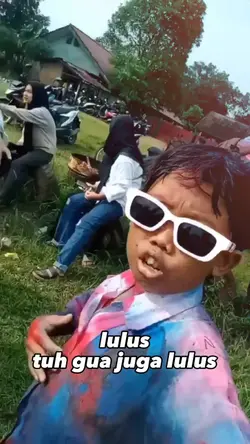 meme kelulusan lucu