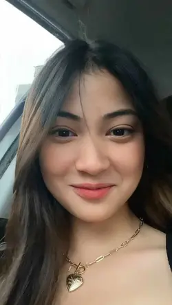 senyum nyaman