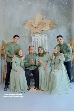Poto bareng keluarga