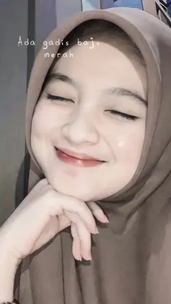 Gadis baju merah