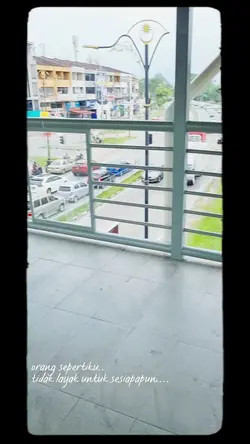 orang sepertiku...