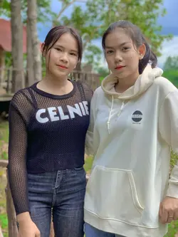 ជ្រុសទូរសព្ទ័ចេញពីដៃ