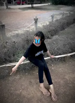 ជាកំហុសមែនទេ...🙂💐