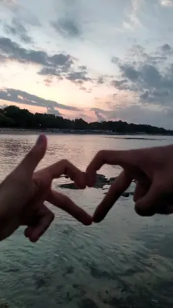 <3