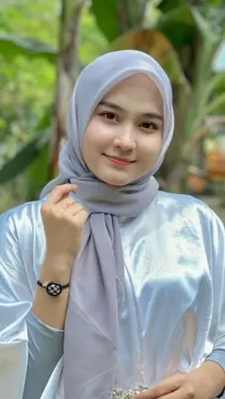 senyum tipis kamu