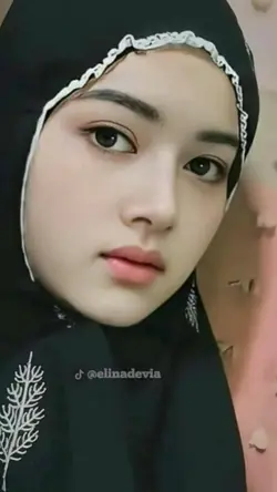 senyum manis 