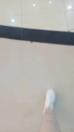 suara langkah kaki
