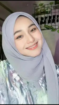 senyum cantik