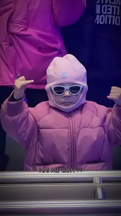 Hai mẹ con