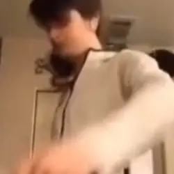 최애 사진을 넣어보세요 :)