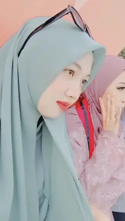 1 video + 12 foto