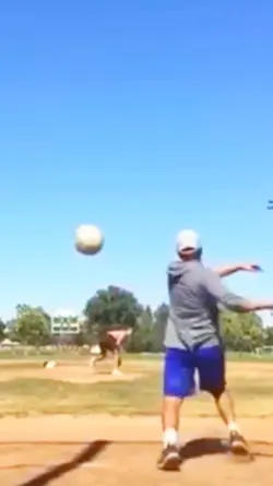 Lempar bola jd foto