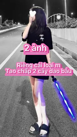T chấp 2 cây dao bầu