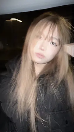 but she lookin at