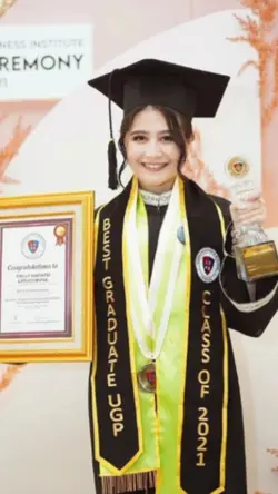 moment wisuda
