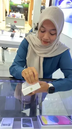 Unboxing iphone