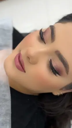 Ariana makeup 4
