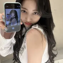 jihyo.