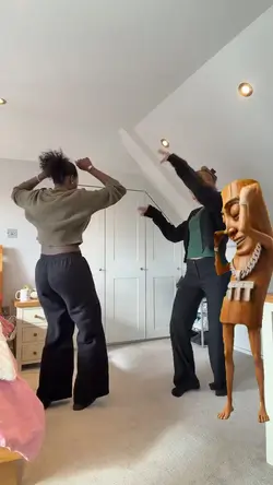 BOMBAYE DANCE