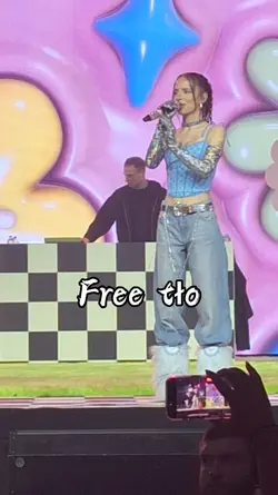Free tło