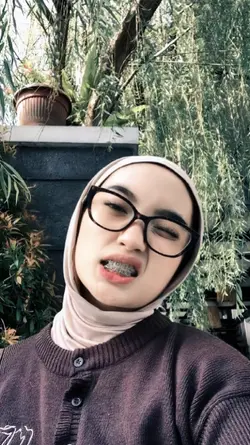 ee ee Timur ke Barat