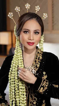 Pengantin Adat Jawa