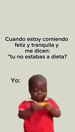 Niño comiendo mango