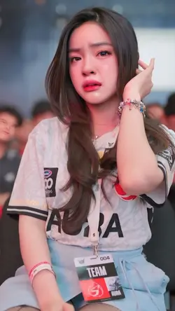 Efek Muka Nangis