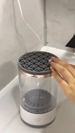 Makeup brush cleaner