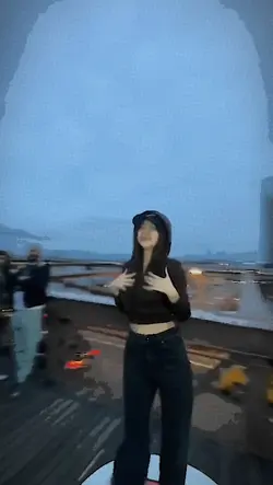 Slowmo Shower Becky