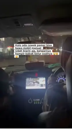 Cewek bawa mobil