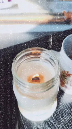 Crackling candle 