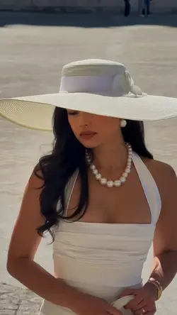 TREND (Selena Gomez)