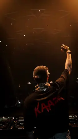 DJ