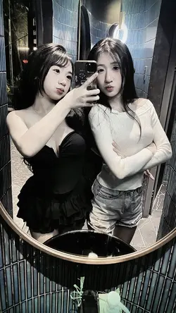 2 ảnh cuốn