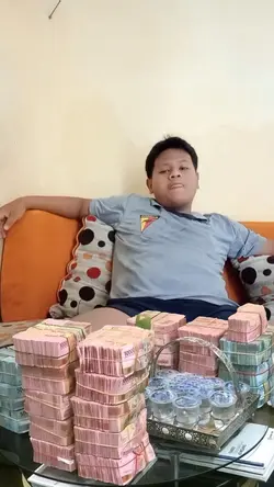 BANYAK UANG DIMEJA