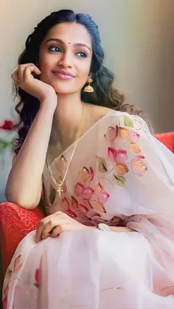 Beauty In Saree's 