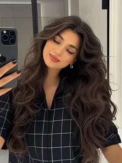 Wavy hair style