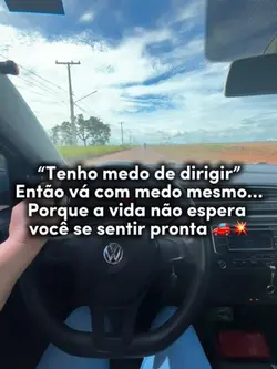 Mulher dirigindo 