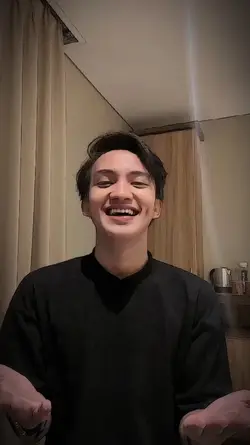 Pandang Pertama 