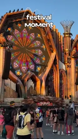 festival moment
