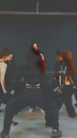 Jennie PC eat fc