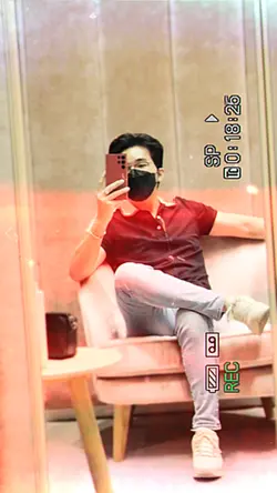 ដាក់ស្នេហ៍ 