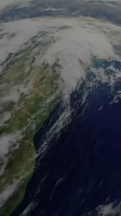 TREND ZOOM OUT EARTH