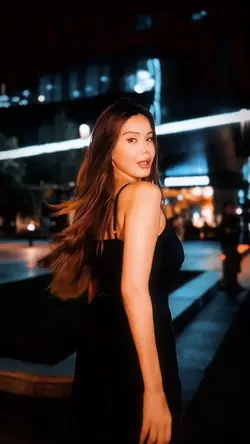FASHION—MODEL EDIT