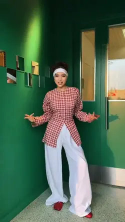 Holiday story outfit