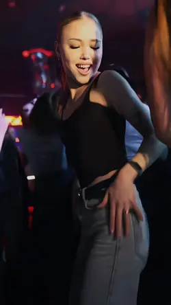 PARTY SLOWMOTION