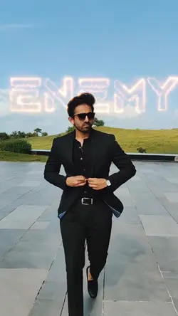 Text Behind Me