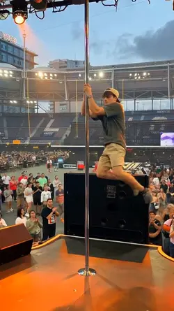 pole dance 